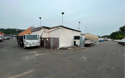 55 Thomas Road N – Light Industrial Warehouse